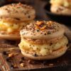 macaroons_with_cheese_filling